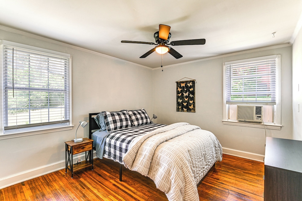 7 Mi to Dtwn: Apt w/ Spacious Yard in Nashville