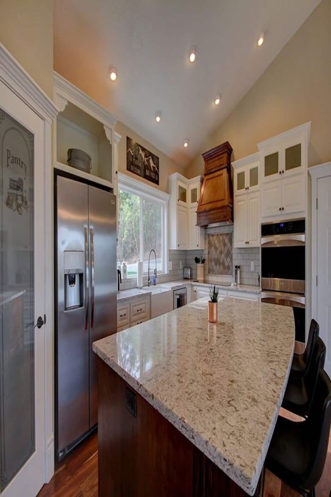 Jacksonville Mountain Retreat