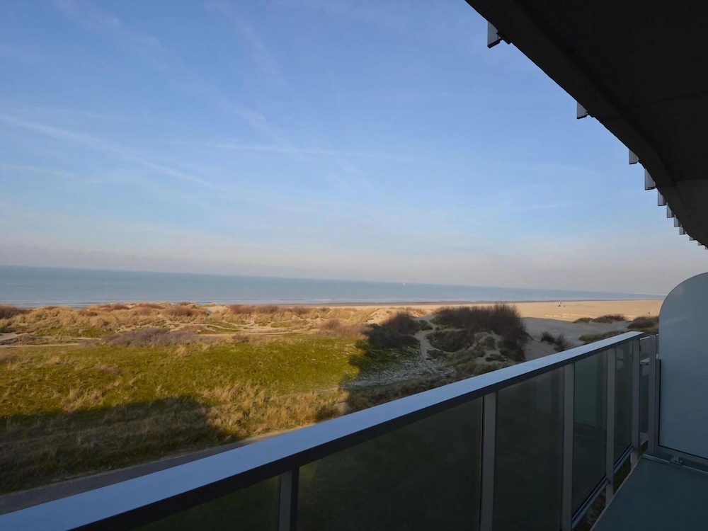Studio by the Sea in Belgium With Beach Access