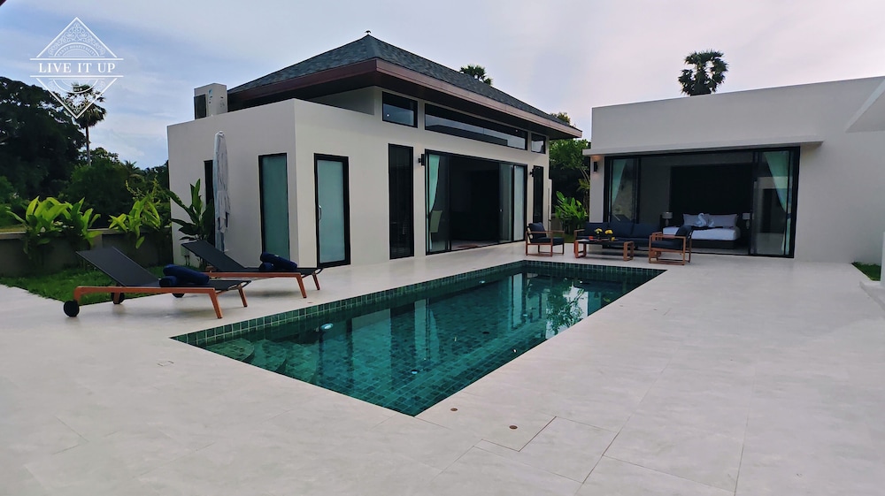 Santi Tara Villas