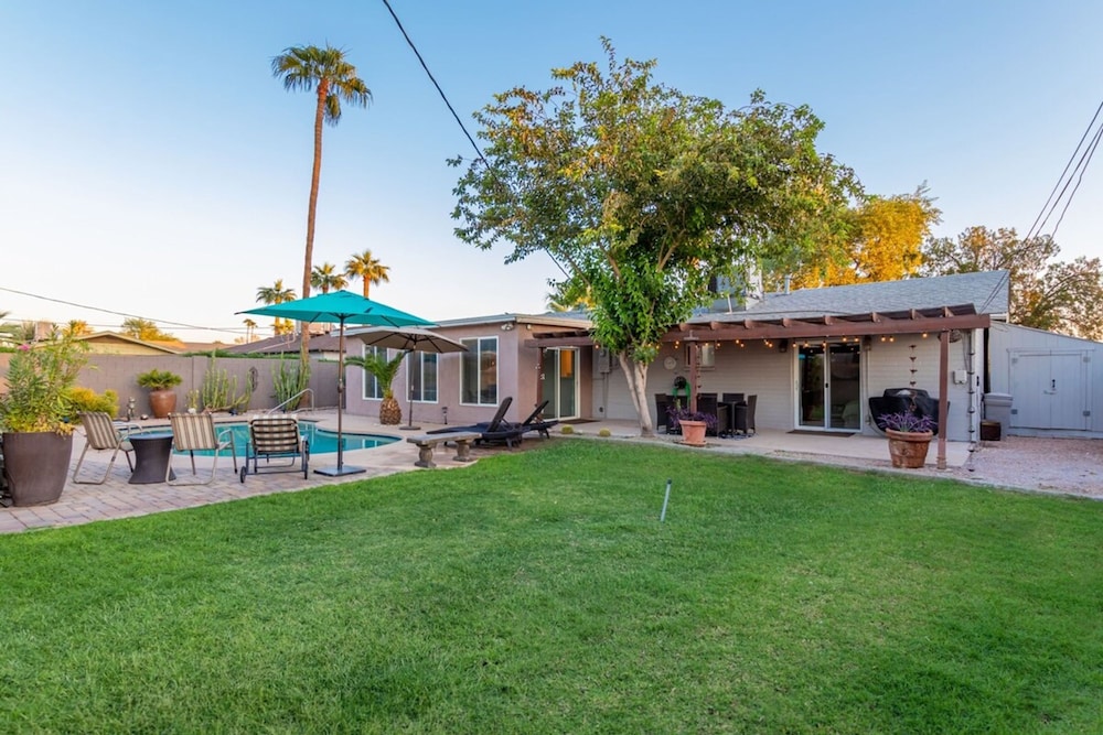 Sunset ASU Private Pool Updated Kitchen Baths