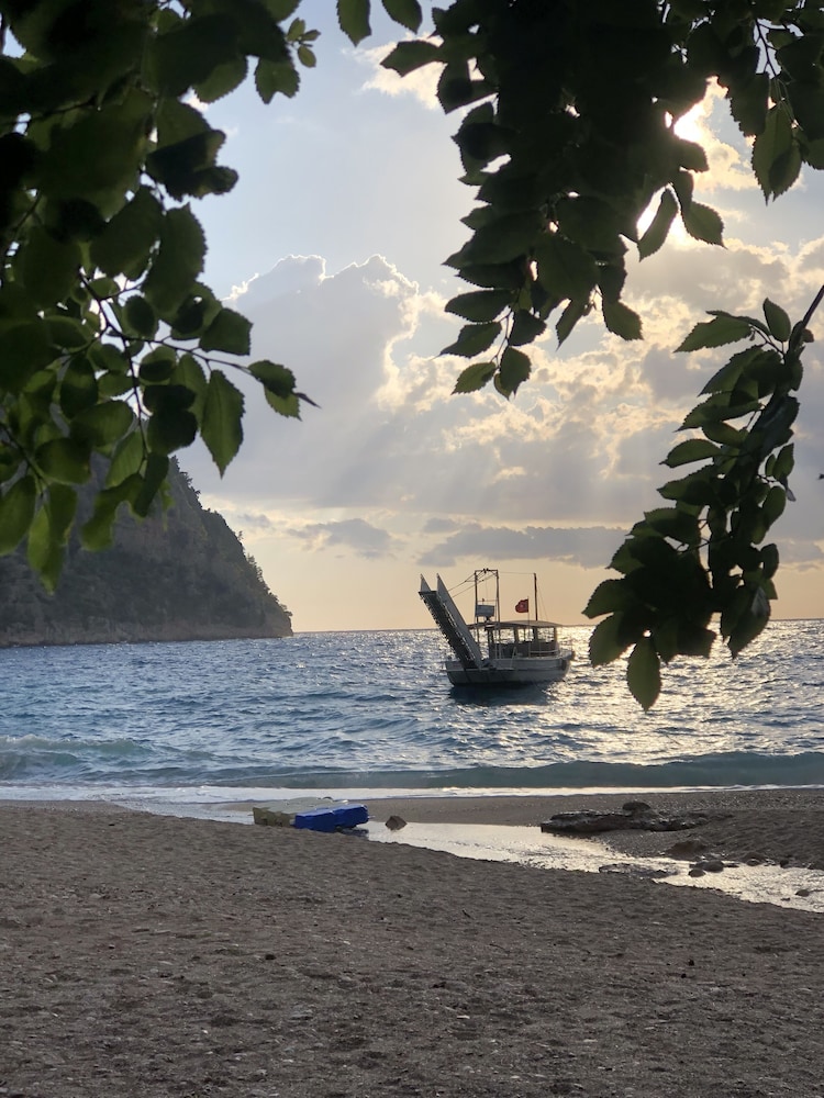 Butterfly Valley Beach Glamping Yiyecek A.Ş. - Image 21