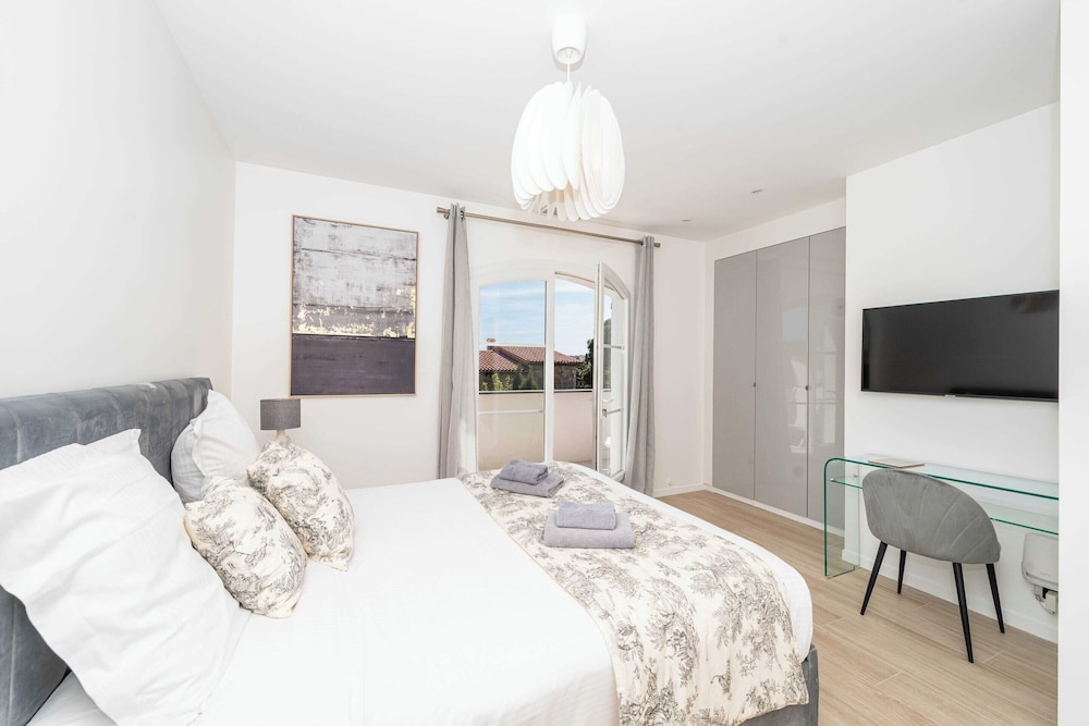 Sumptuous Villa - AC- 6br- 12p- Cannes