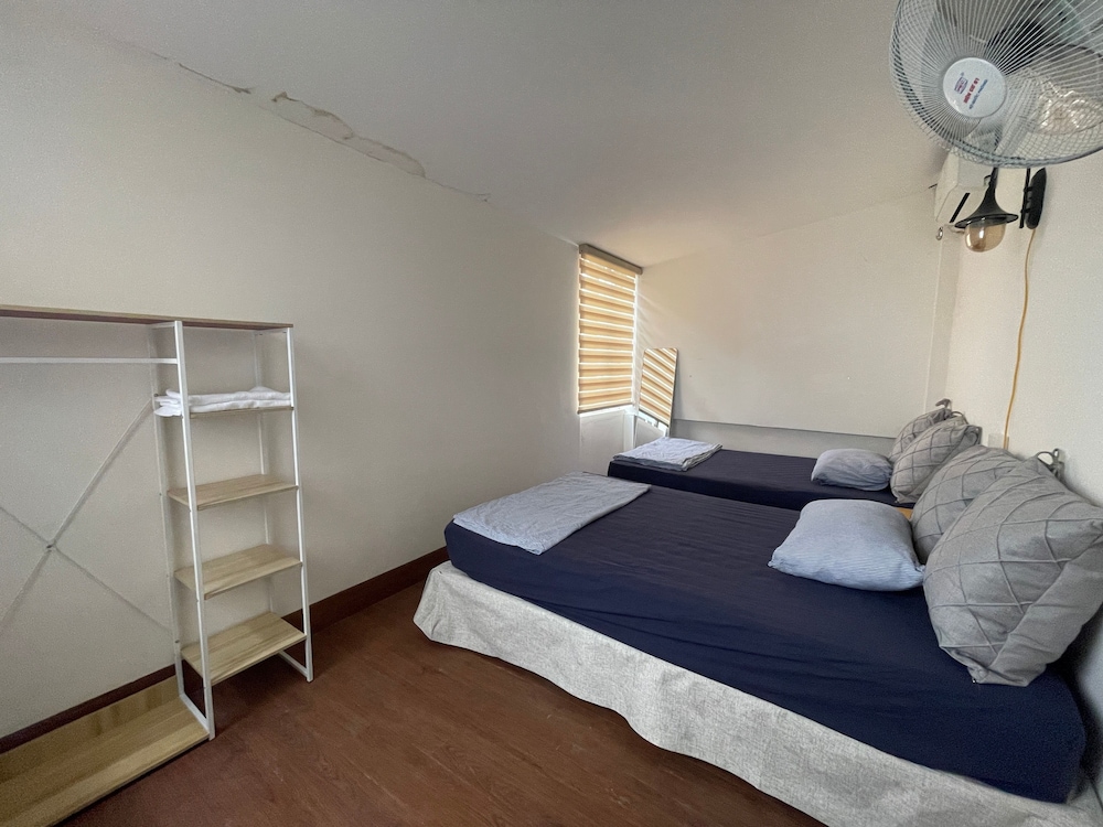 sword lake hostel