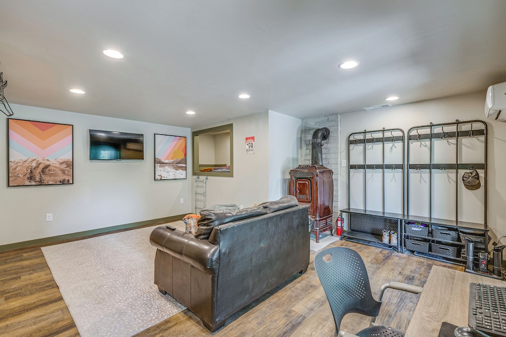 Lake Access, Mtn Views: 'cooks Cabin' in Kamas!