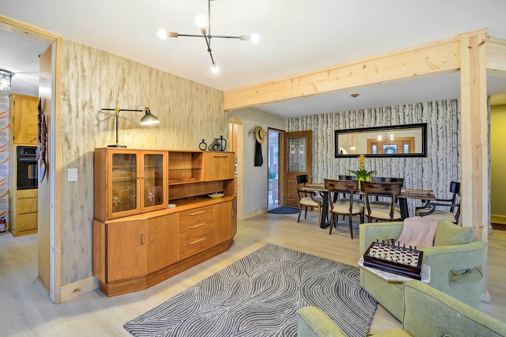 Walkable Downtown Poulsbo Vacation Rental!