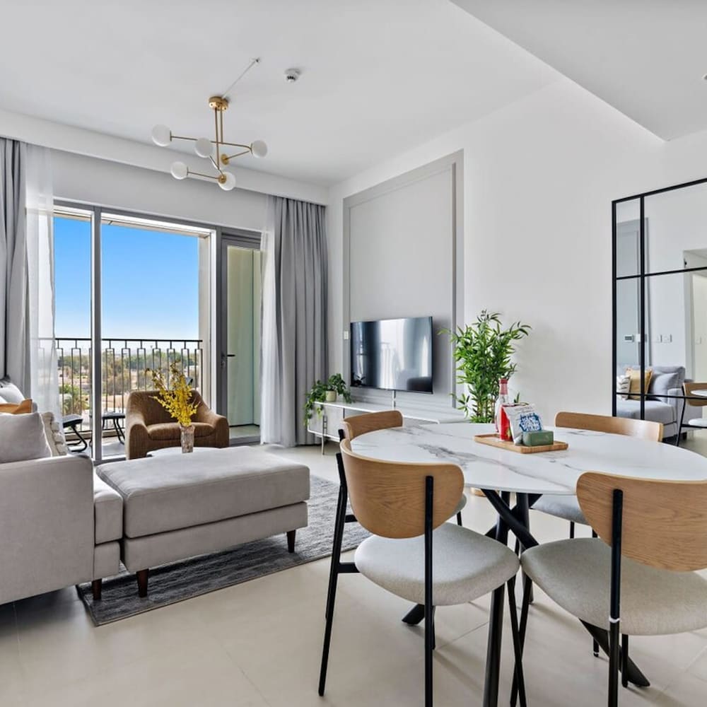 Silkhaus Furnished 1bdr in New Tower Pool Gym