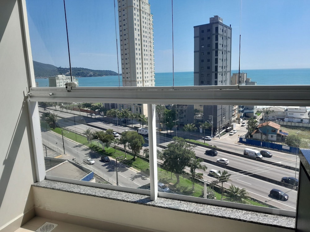 Apartment Sea View 500 m From the Beach Roo0401