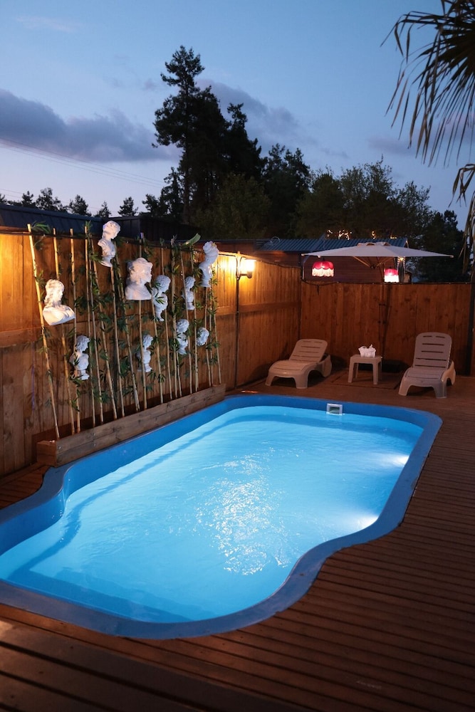 The Jungle Bungalov