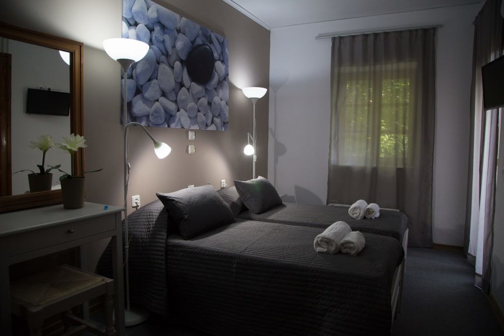 Olive Press Hotel & Apartments