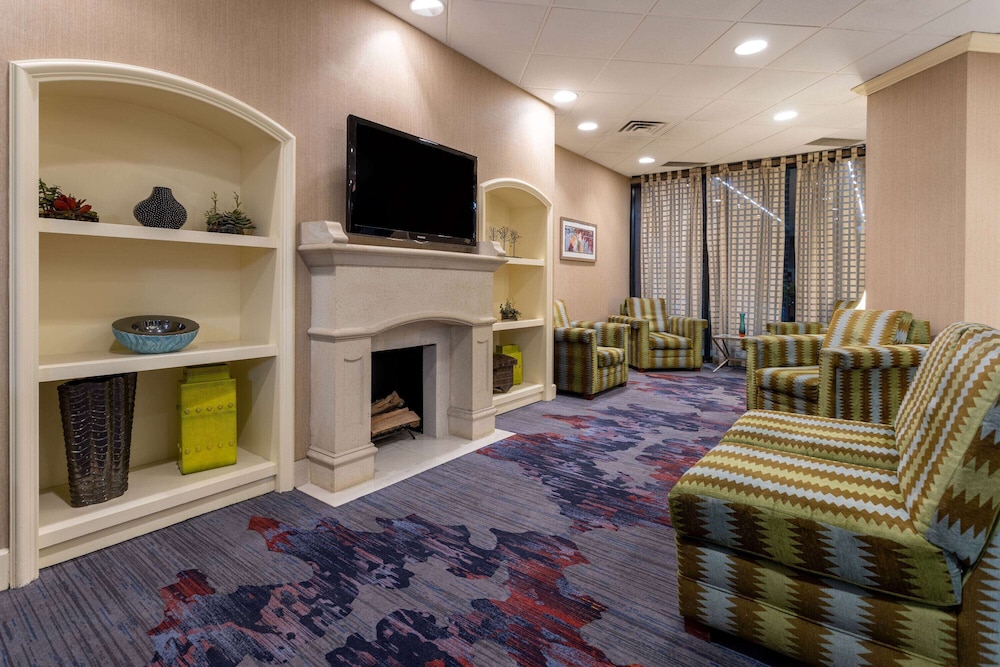 La Quinta by Wyndham Kingsport Tri Cities Airport view 3