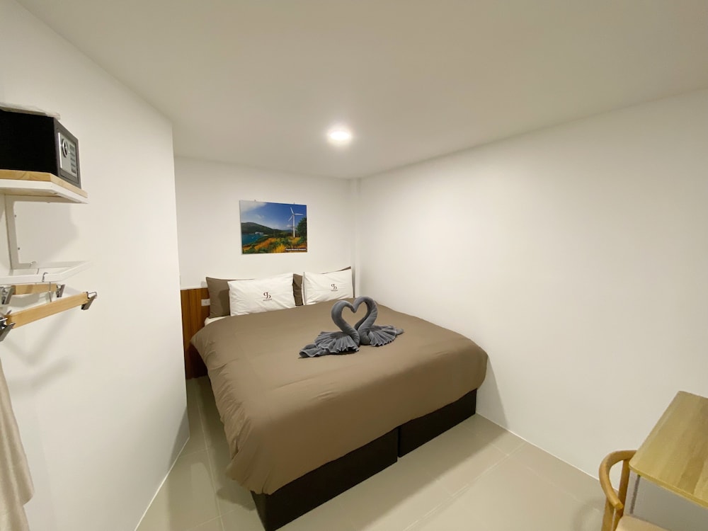 SJ Beach House Patong