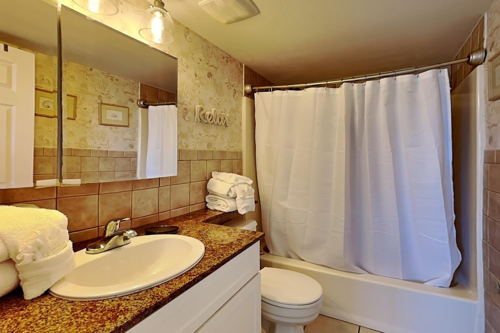 Ocean Breeze West by Southern Vacation Rentals