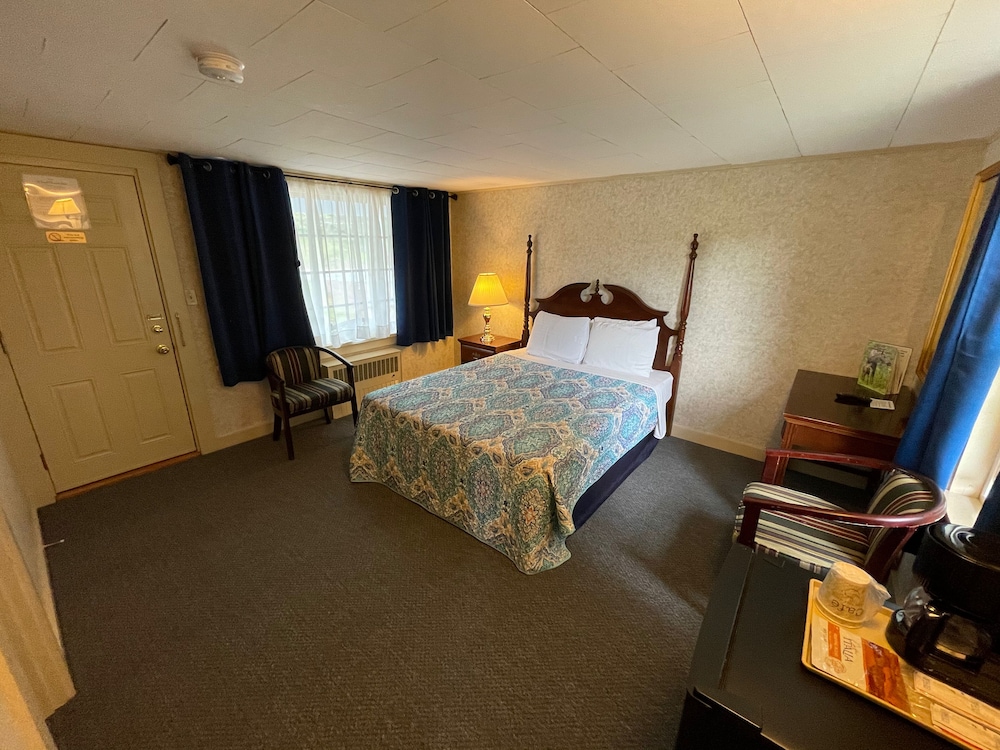 School House Inn
