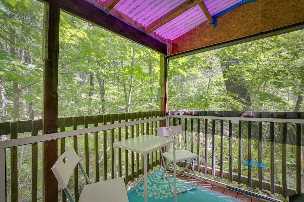 Monroe Vacations - Creekside Hudson Valley Retreat 4 Mi to Winery! - Property Image 7