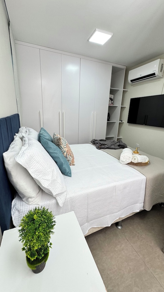 FLAT VIP SOLON MANAIRA