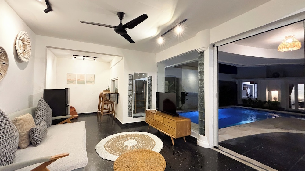 LaLeBay Seminyak