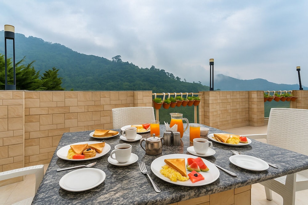 Hotel Shiva Lake - Near Mussoorie Lake