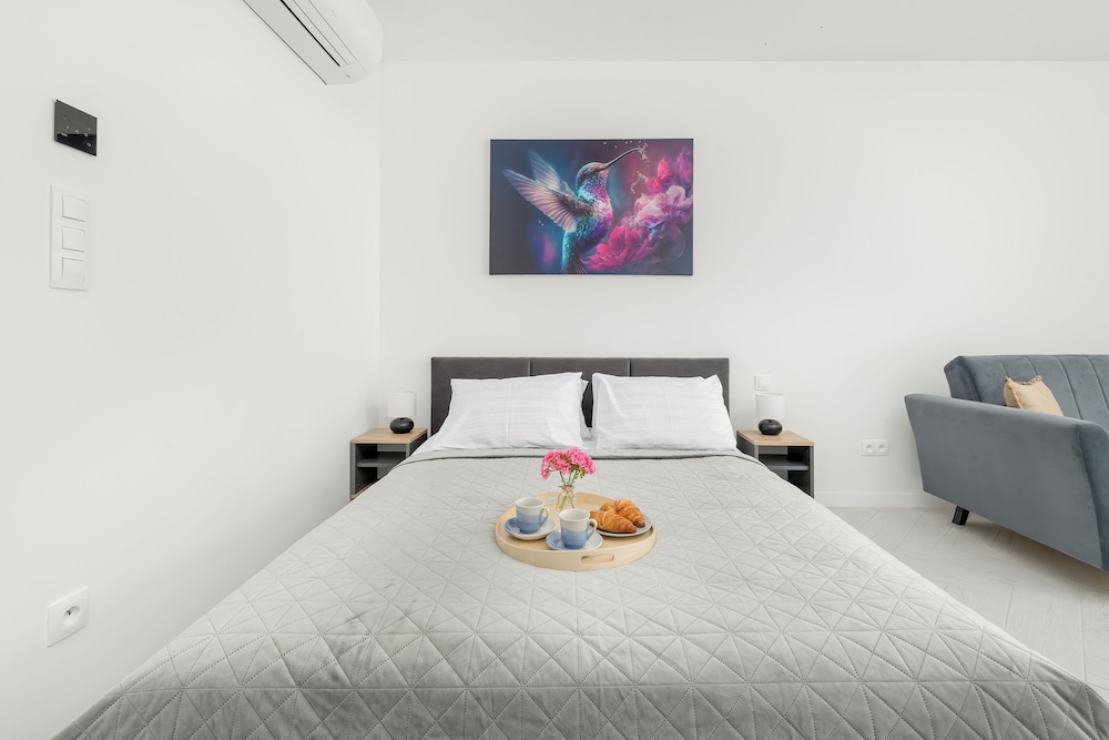 Beautiful Sea&lake Studio by Renters
