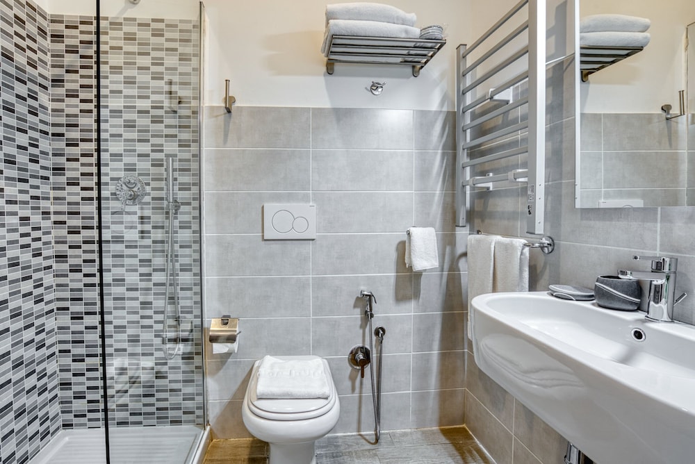 Rhome GuestHouse