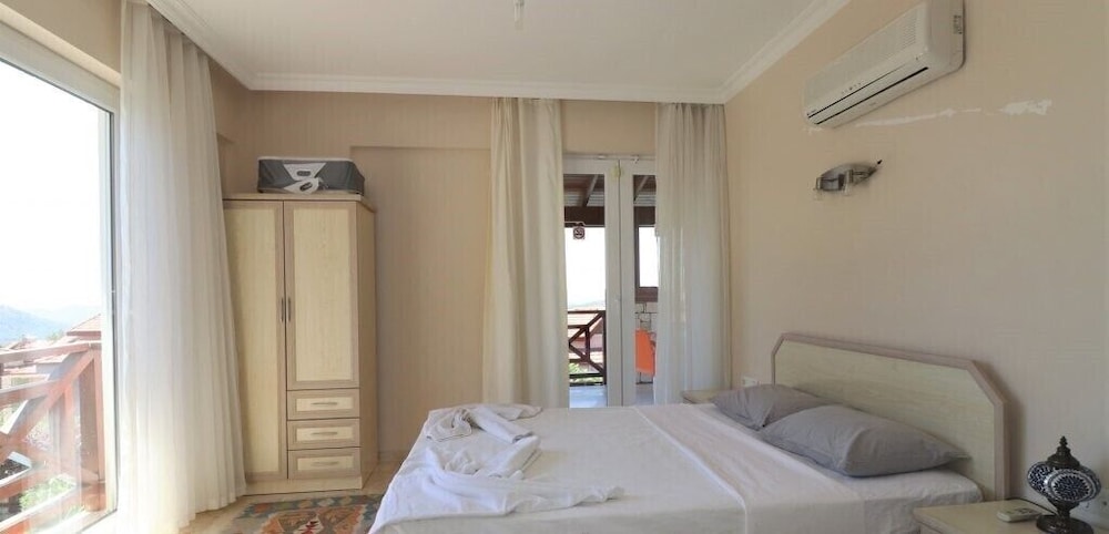Villa ANM2 by JoyLettings view 2
