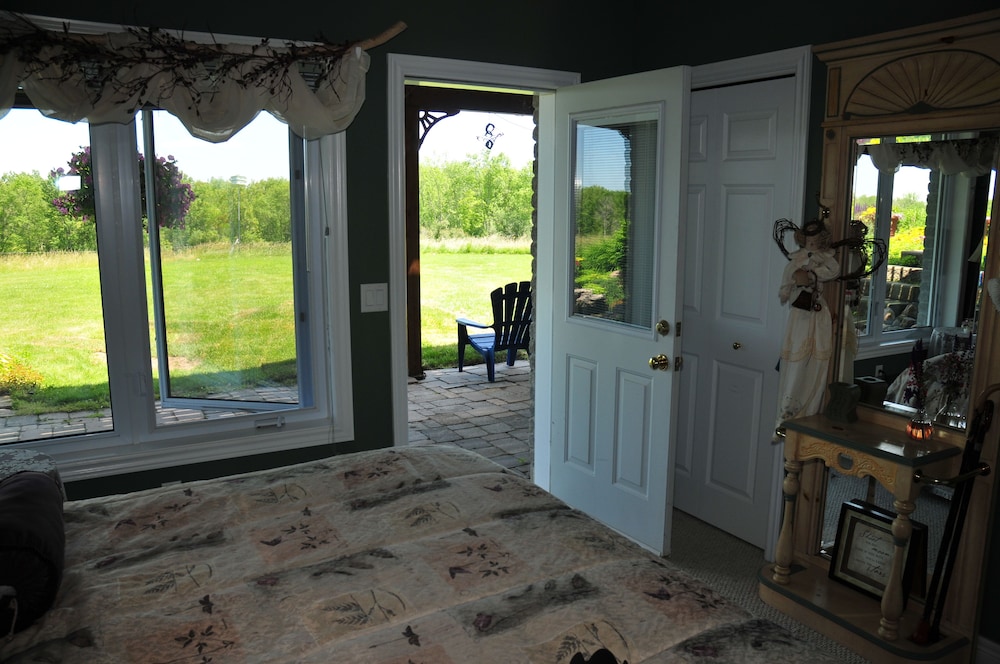 Golden Pathways Retreat and B&B