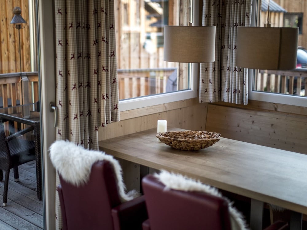 Chalet With Outdoor hot tub