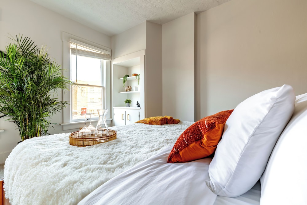 Jungle House Boutique Residences – Downtown Columbus & Short North