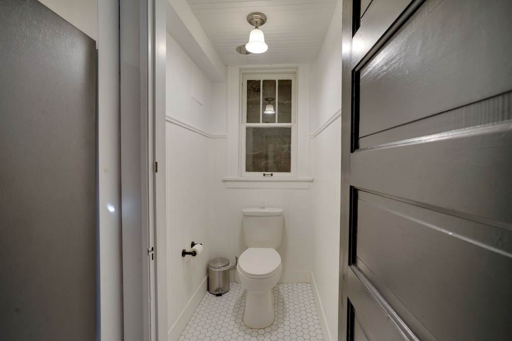Cozy + Chic Minneapolis Home: 5 Mi to Dtwn! view 5
