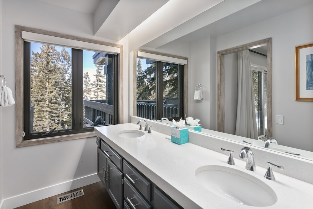 105 - Three Bedroom with Spa Ridgepoint 3 Condo