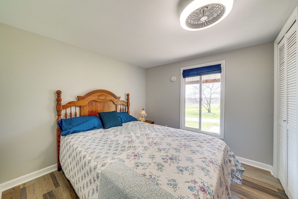 3 Mi to Caesars Casino: Indiana Retreat w/ Patio!