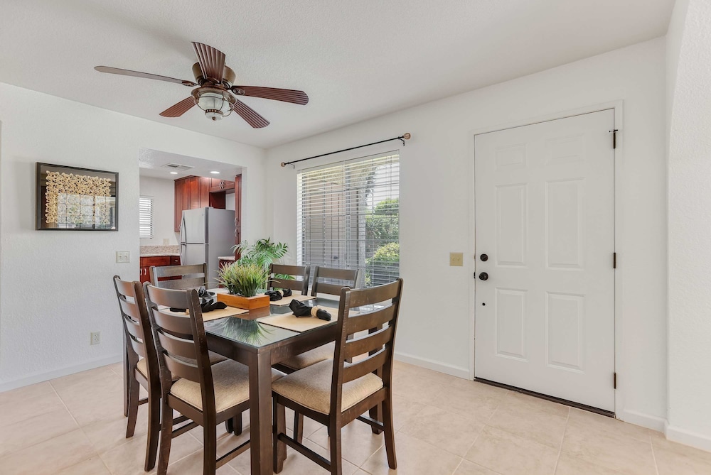 2BR 2BA Stylish Palm Springs Condo