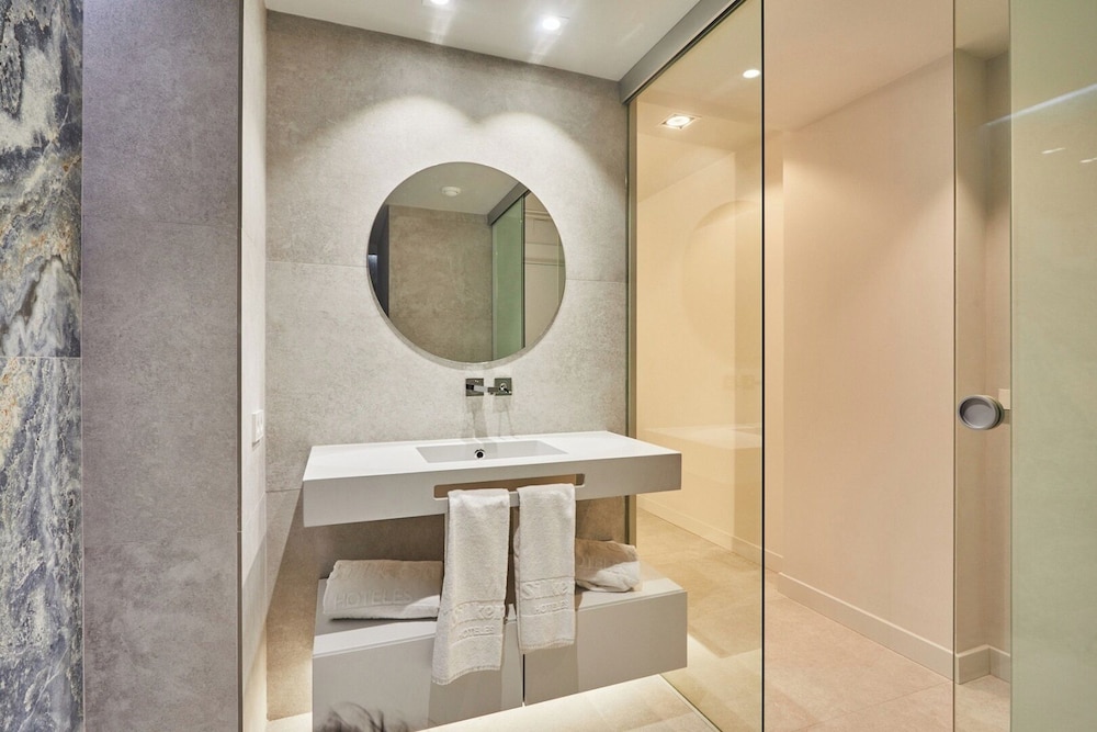 Silken Atlantis Suite – Holiday Homes