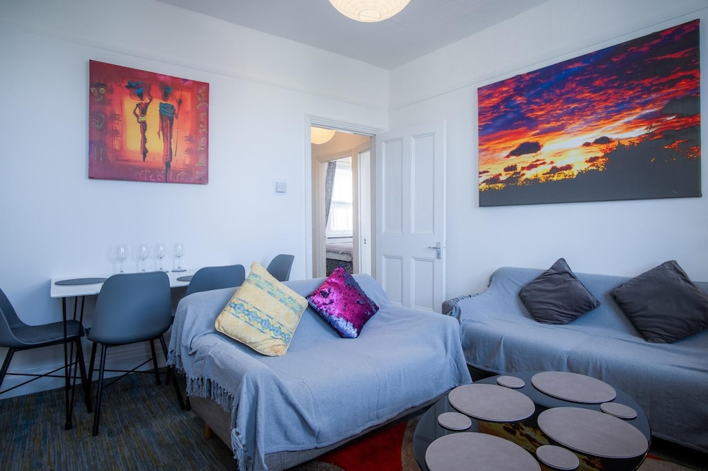 Skyfall - 2 Bedroom Apartment - Milford Haven