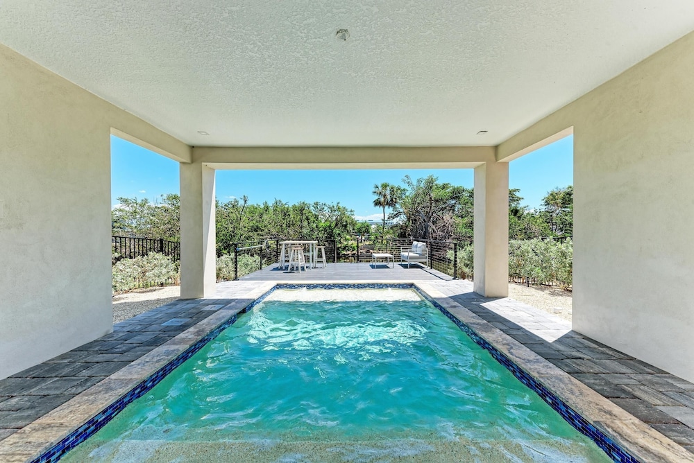 Sweet & Salty Beach House 3 Bedroom Home