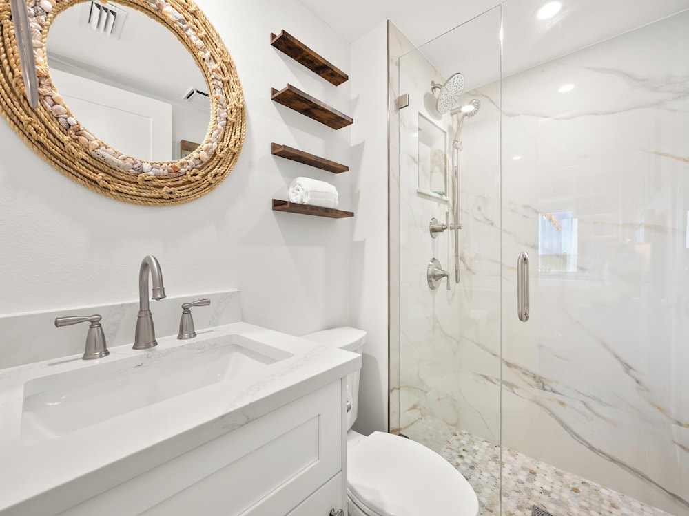 Seaside 2 by Distinctive Beach Rentals