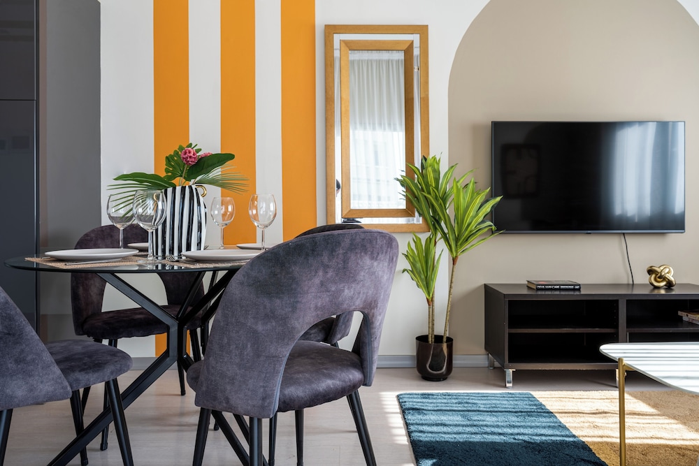 Local Host Living - Signature Apartments in Nicosia
