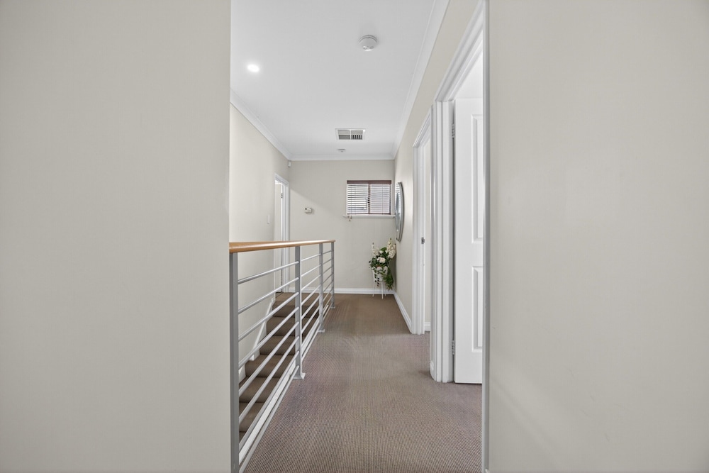 3-bedroom Escape With Outdoor Living Area