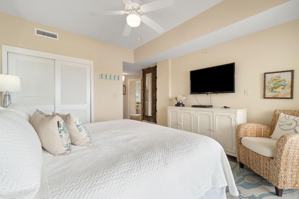 The Palms West 813