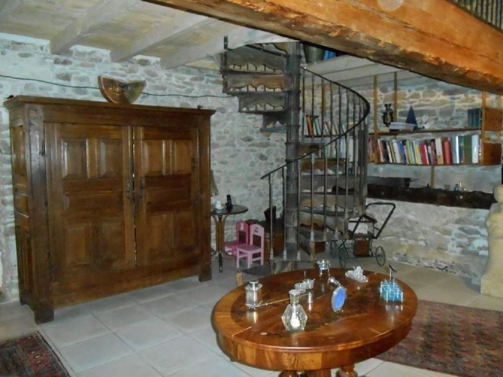 Saint-Denis Vacations - Domaine Co d'Esperou - Property Image 8