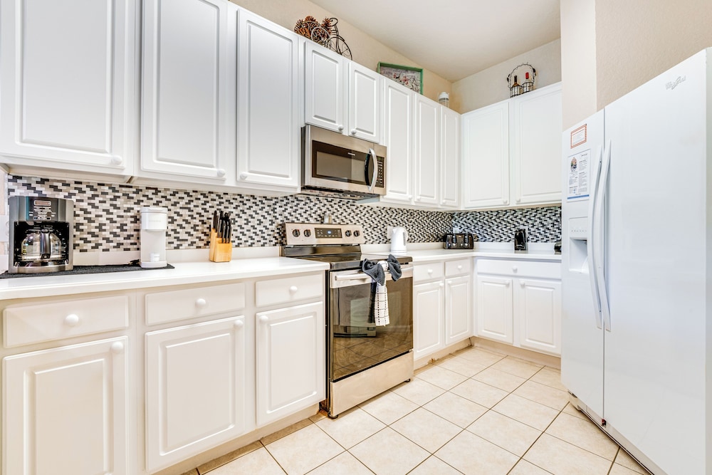 8 Mi to Disney: Family Condo in Walkable Resort!