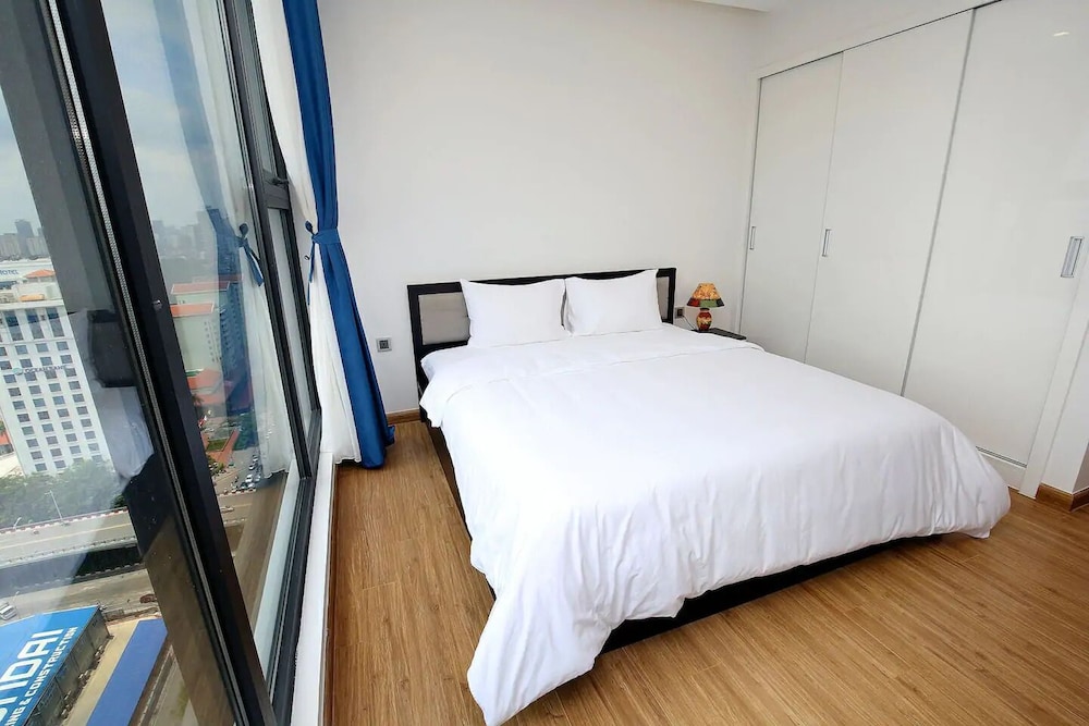 Bayhomes Metropolis Serviced Apartment