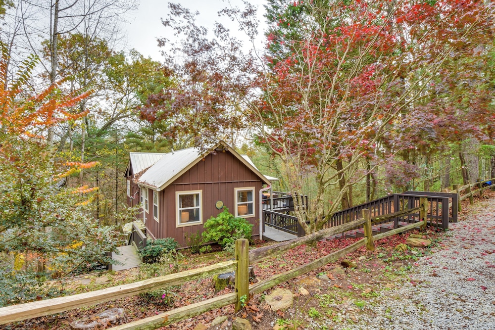 1 Mi to Beach: Lake Rabun Home w/ Carriage House