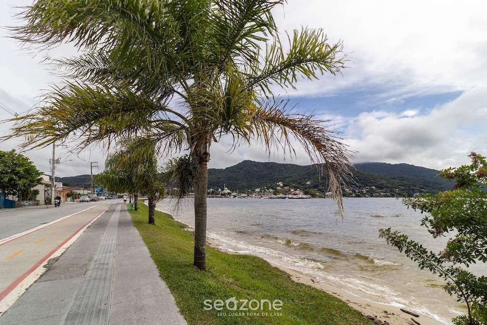 SDR Aptos de frente para Lagoa Conceição