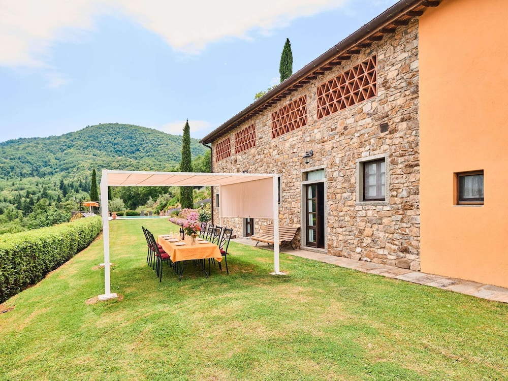 Farmhouse in Chianti With Pool and Garden