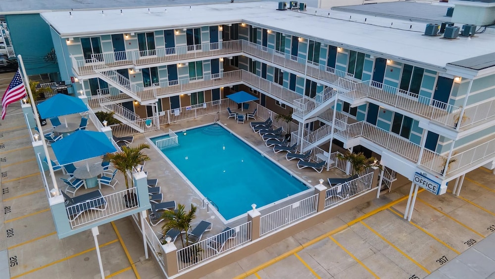 The Harbor Light Family Resort