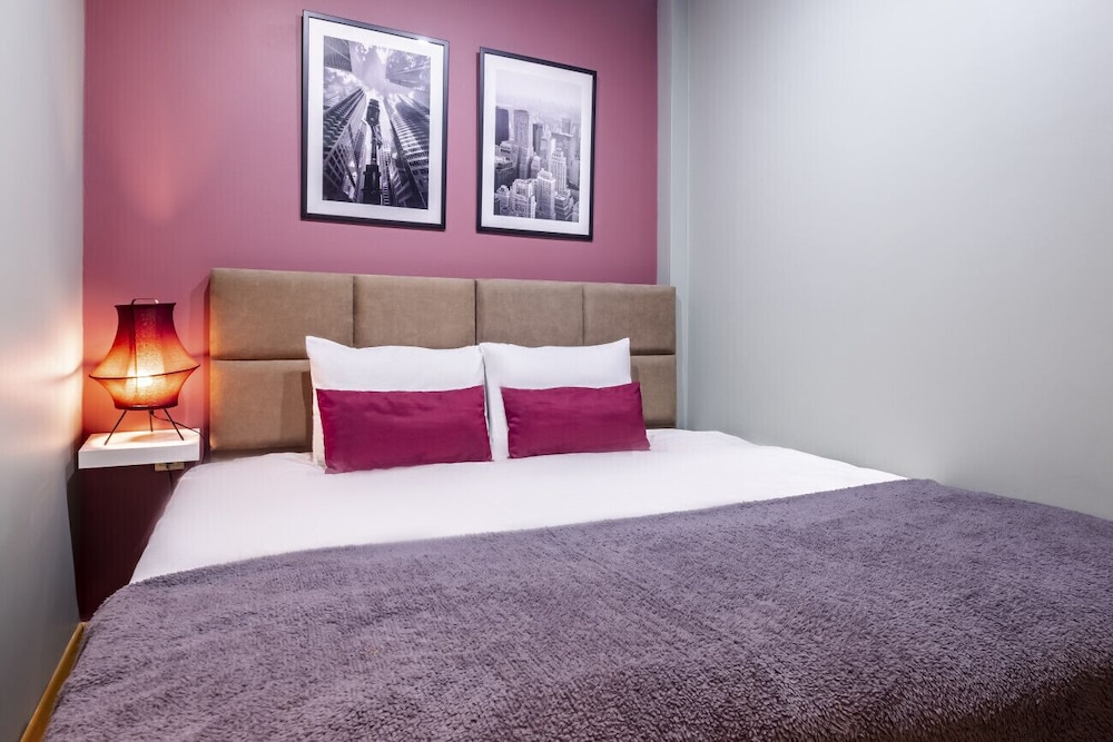 Missafir Flat With Superb Location in Nisantasi
