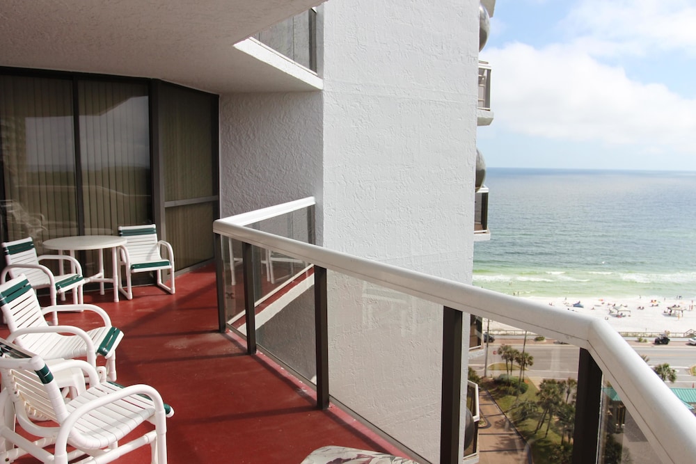 Surfside 1210 2 Bedroom Apartment by BnD