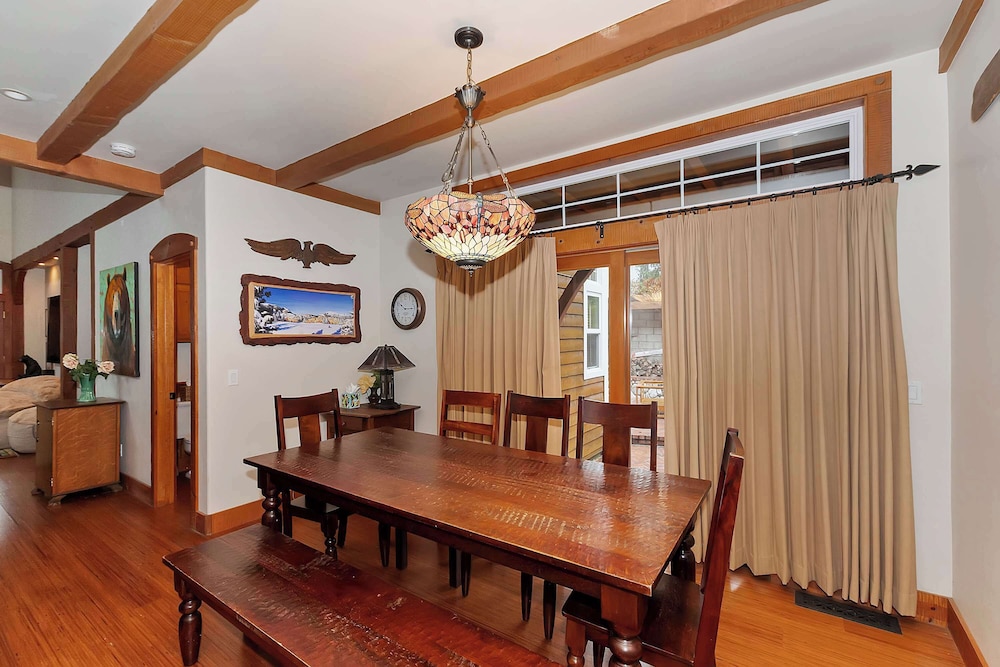 Matterhorn Peak Lodge – Upscale Mountain Escape