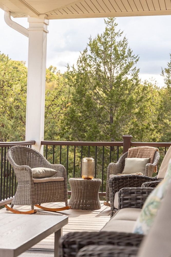The Retreat at Paradise Hills